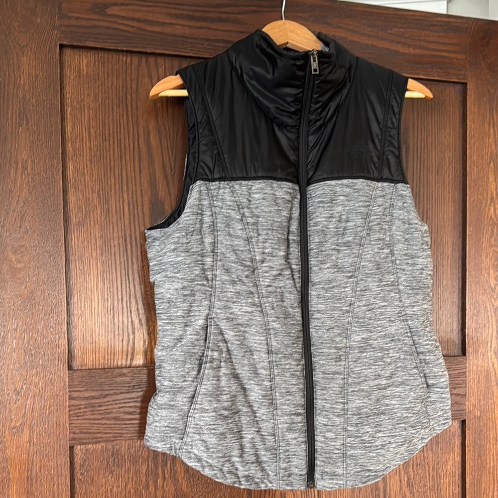 Women's Black and Gray Sleeveless Top